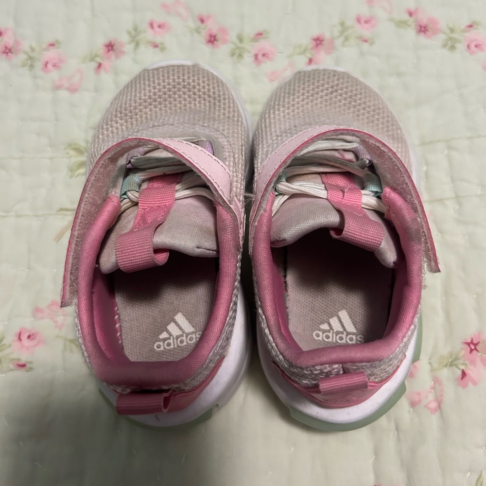 Adidas shoes size 5K - Picture 8 of 8